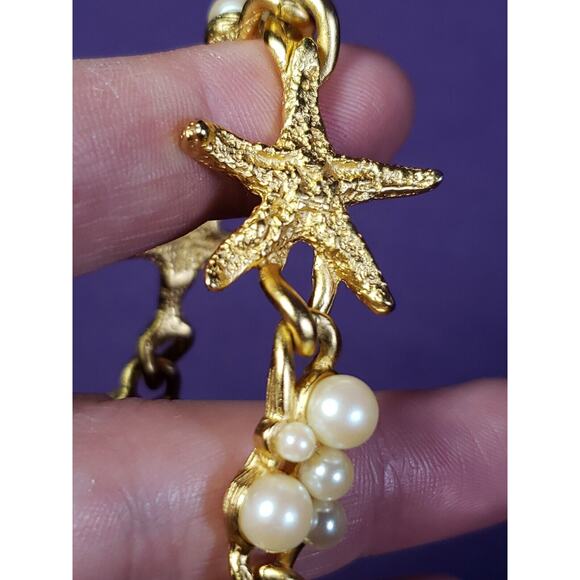Yellow Gold Plated Starfish and Faux Pearl Cluster Bracelet, Toggle Clasp, 8" - Picture 8 of 16